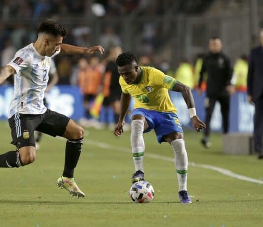 البرازيل تطمح لإنهاء 16 عامًا من الإخفاقات على الأراضي الأرجنتينية في تصفيات كأس العالم البرازيل تسعى لكسر عقدة 16 عامًا أمام الأرجنتين في تصفيات المونديال