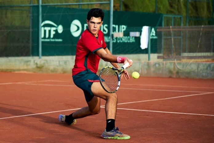 كريم بناني يتألق عالميًا في بطولة ITF للتنس