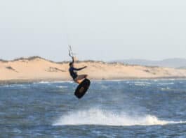 نجاح مبهر للبطولة الوطنية للكايت سورف بمدينة طرفاية انطلاقة ناجحة لبطولة الكايت سورف في طرفاية