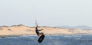 نجاح مبهر للبطولة الوطنية للكايت سورف بمدينة طرفاية انطلاقة ناجحة لبطولة الكايت سورف في طرفاية