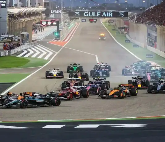 فورمولا 1: أوسكار بياستري يفوز بجائزة البحرين الكبرى ومكلارين يحتفل بمنصتين.. فيرستابن سادسًا فورمولا 1: بياستري يتوج بسباق البحرين وفيرستابن سادسًا