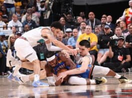 أوكلاهوما سيتي تحقق عودة مذهلة في مباراة بلاي-أوف NBA أوكلاهوما سيتي ثاندر يحققون عودة مذهلة في مباراة بلاي-أوف NBA