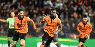 الكاف تشيد بأداء نهضة بركان بعد اكتساح شباب قسنطينة في نصف نهائي الكونفدرالية الكاف تشيد برباعية نهضة بركان أمام شباب قسنطينة