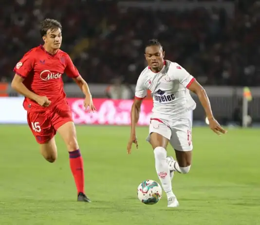 الوداد البيضاوي يسقط أمام إشبيلية بهدف دون رد في مباراة ودية مثيرة الوداد البيضاوي يسقط أمام إشبيلية بهدف دون رد في مباراة ودية مثيرة