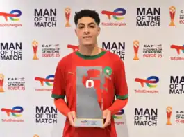 حسام الصادق يتوج بجائزة أفضل لاعب في مواجهة المغرب ومصر بنصف نهائي كأس إفريقيا للشبان حسام الصادق أفضل لاعب في مباراة المغرب ومصر بنصف نهائي كأس إفريقيا للشبان