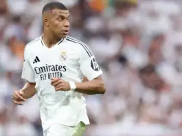 مبابي يقاضي باريس سان جيرمان: تفاصيل القضية والتهم الموجهة للنادي مبابي يقاضي باريس سان جيرمان بسبب الرواتب والمعاملة السيئة