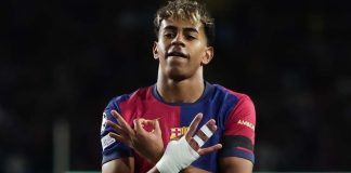 لامين جمال يُتوج كأفضل لاعب شاب في الليغا لموسم 2023-2024 لامين جمال يتفوق على بيلينغهام ويتوج بجائزة أفضل لاعب شاب