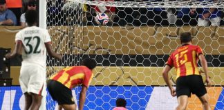 ثلاثية تشيلسي تطيح بالترجي التونسي من كأس العالم للأندية تشيلسي يقصي الترجي بثلاثية ويعبر إلى دور الـ16 في كأس العالم للأندية