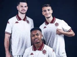 الوداد يكشف عن قميصه الثاني ويدشّن متجره الرسمي بالدار البيضاء الوداد يكشف عن قميصه الجديد ويفتتح متجره الرسمي