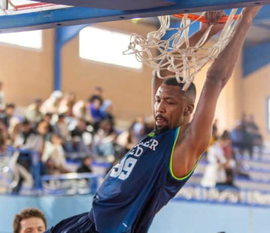 الفتح الرباطي واتحاد طنجة يضعان قدمًا في نهائي بطولة المغرب لكرة السلة الفتح الرباطي واتحاد طنجة يقتربان من نهائي بطولة السلة