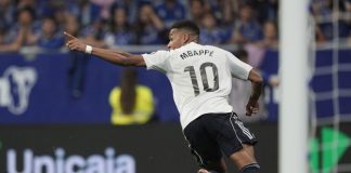 مبابي يتألق بثنائية ويقود ريال مدريد لسحق ريال أوفييدو في الليغا مبابي يقود ريال مدريد لفوز كبير على أوفييدو بثلاثية في الليغا