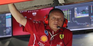 مدير فيراري يشيد بروح شارل ليكلير القتالية في النصف الأول من الموسم فاسور: ليكلير أظهر شخصيته الحقيقية رغم صعوبات فيراري