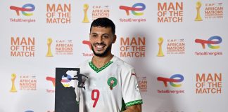لمليوي يتألق ويُتوج أفضل لاعب في مواجهة الكونغو بالمغرب المحلي أسامة لمليوي يتوج أفضل لاعب بعد فوز المغرب على الكونغو في “الشان