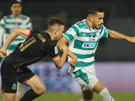 “الفار” يحسم الكلاسيكو السلبي بين الرجاء والجيش الملكي الكلاسيكو السلبي: "الفار" ينقذ الرجاء أمام الجيش