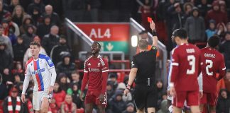 ليفربول يتعرض لهزيمة مذلة أمام كريستال بالاس: خروج من كأس الدوري وسلسلة سلبية تاريخية ليفربول يخسر 0-3 أمام بالاس: خروج من كأس الدوري وأزمة سلوت