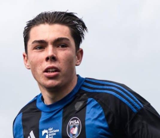 بوفون الجديد يظهر في الدوري الإيطالي: لويس بوفون يخوض أول مباراة احترافية مع بيزا لويس بوفون، ابن الأسطورة جانلويجي بوفون، يظهر لأول مرة في الدوري الإيطالي مع فريق بيزا