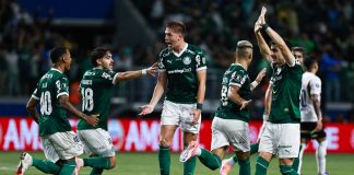 معجزة بالميراس: عودة تاريخية من 0-3 لـ4-0 أمام إل دي يو كيتو وتأهل لنهائي ليبرتادوريس بالميراس يقلب 0-3 لـ4-0 على إل دي يو كيتو: نهائي برازيلي أمام فلامينغو