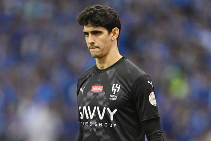 ياسين بونو يجدد مع الهلال.. و