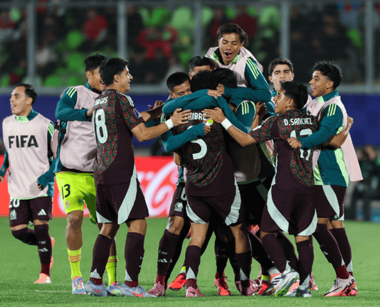 كأس العالم للشباب 2025: المكسيك تسحق تشيلي برباعية وتتأهل إلى ربع النهائي بتألق مورا المكسيك تسحق تشيلي 4-1 وتتأهل لربع نهائي كأس العالم U-20
