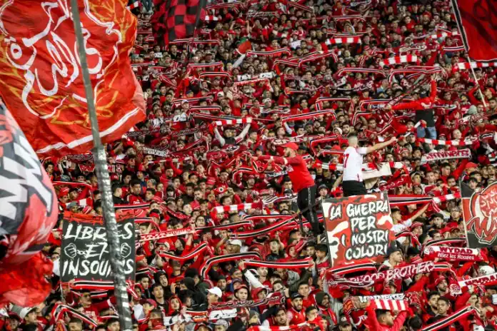 1000 تذكرة للوداديين في مباراة الحسنية: بيع الثلاثاء بـ50 درهم