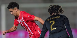 الجيش الملكي يخطف الصدارة بفوز درامي على الفتح في الدربي الرباطي الجيش 1-0 الفتح: الفحلي يحسم الدربي ويصعد للصدارة