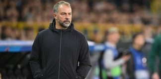 برشلونة يخطط لتمديد عقد هانسي فليك: لابورتا يشيد بالانسجام والأداء الاستثنائي برشلونة يجدد عقد فليك: لابورتا يكشف التفاصيل