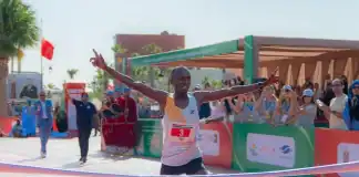 كيتر روبرت وشيروب نانسي يتوجان بماراثون العيون الدولي: انجاز في الذكرى الـ50 للمسيرة الخضراء كيتر روبرت وشيروب نانسي يفوزان بماراثون العيون 2025