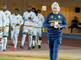 الكاميرون يفترق عن مدربه البلجيكي قبل أسابيع قليلة من انطلاق كأس الأمم الأفريقية الكاميرون تفصل عن بريس قبل كأس أمم أفريقيا وتعيِّنْ باجو مدربًا