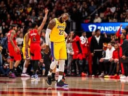 ليبرون جيمس يسجل أقل من 10 نقاط لأول مرة منذ 2007 في الـNBA ليبرون جيمس يسجل رقماً سلبياً في NBA