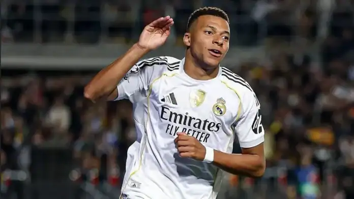 مبابي يقترب من رونالدو بـ62 هدفاً