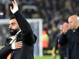 سلوت: سأجتمع مع صلاح اليوم.. نتيجة الحديث ستحدد موقفه غداً سلوت يتحدث مع صلاح اليوم: مصيره غداً معلق!