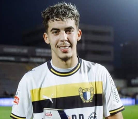 زابيري يتألق بثنائية تاريخية ويصبح أكثر اللاعبين تسديداً في الدوري البرتغالي زابيري يسجل ثنائية ويتصدر التسديدات!