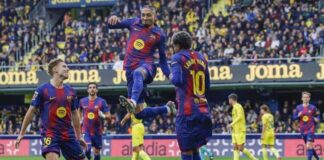 برشلونة يختتم 2025 بصدارة الليغا بعد فوز سابع متتالٍ على فياريال برشلونة يختتم 2025 بصدارة الليغا بعد فوز سابع متتالٍ على فياريال واصل نادي برشلونة مسيرته الرائعة في الدوري الإسباني، محققاً انتصاره السابع على التوالي بتغلبه خارج ملعبه على فياريال بنتيجة 2-0، في الجولة الـ17 التي أقيمت مساء 21 ديسمبر على أرضية ملعب لا سيراميكا. أظهر رجال هانسي فليك سيطرة واضحة على مجريات اللقاء، نجحوا خلالها في ترجمة الفرص إلى هدفين نظيفين، ليؤكدوا جاهزيتهم ويحافظوا على زخمهم الهجومي المميز. افتتح البرازيلي رافينيا التسجيل مبكراً من ركلة جزاء في الدقيقة 12، قبل أن يضيف النجم الصاعد لامين يامال الهدف الثاني في الشوط الثاني، ليحسم الفريق الكتالوني النقاط الثلاث بأداء متماسك ومنظم. بهذا الفوز، أنهى برشلونة عام 2025 متصدراً ترتيب الليغا برصيد 46 نقطة، متفوقاً بفارق أربع نقاط على غريمه ريال مدريد، فيما يحتل أتلتيكو مدريد المركز الثالث بـ37 نقطة. شهد العام الكروي للفريق الكتالوني أداءً هجومياً استثنائياً، حيث بلغ إجمالي أهدافه 169 هدفاً في 60 مباراة رسمية، مع تحقيق 46 انتصاراً، مما يعكس القوة الجماعية والفعالية أمام المرمى تحت قيادة فليك. من جانبه، حقق ريال مدريد فوزاً في الجولة ذاتها على إشبيلية بنتيجة 2-0، بفضل هدف من كيليان مبابي الذي عادل الرقم القياسي لكريستيانو رونالدو في عدد الأهداف خلال عام واحد مع النادي الملكي، وهو إنجاز يعود إلى 12 عاماً مضت. يُعد هذا الختام القوي لبرشلونة دفعة معنوية كبيرة قبل استئناف المنافسات في العام الجديد، وسط ترقب لاستمرار الصراع الثلاثي على اللقب مع ريال مدريد وأتلتيكو.