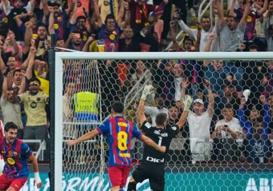 برشلونة يمزق شباك أتلتيك بيلباو بخمسة أهداف ويحجز تذكرة النهائي في السوبر الإسباني برشلونة يسحق بيلباو 5-0 ويبلغ نهائي السوبر