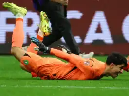 ياسين بونو “رجل المباراة” في نصف نهائي الكان.. تصدياته تقود المغرب إلى النهائي بونو “رجل المباراة”.. المغرب يبلغ نهائي الكان بركلات الترجيح