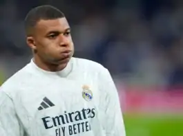 مبابي خارج ديربي مدريد في كأس السوبر الإسباني غياب كيليان مبابي عن مباراة ريال مدريد وأتلتيكو مدريد في نصف نهائي كأس السوبر الإسباني بسبب الإصابة وتأثير ذلك على ديربي مدريد.