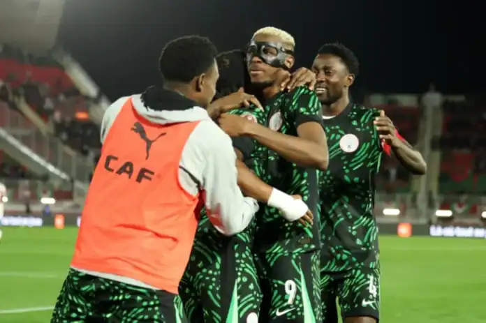 نيجيريا تطمئن: مستحقات اللاعبين مُسوّاة قبل ربع الكان!