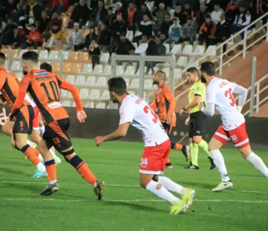 نهضة بركان يحسم الديربي الشرقي ويعزز موقعه في المراتب المتقدمة نهضة بركان يهزم الفتح 1-0 ويقفز للمركز السادس