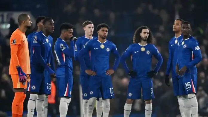 تشيلسي يُهدر الفوز أمام ليدز ويخسر نقطتين ثمينتين (2-2)