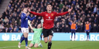 مانشستر يونايتد يخطف فوزاً ثميناً من إيفرتون بهدف شيشكو المتأخر مانشستر يونايتد يفوز 1-0 على إيفرتون بهدف شيشكو المتأخر