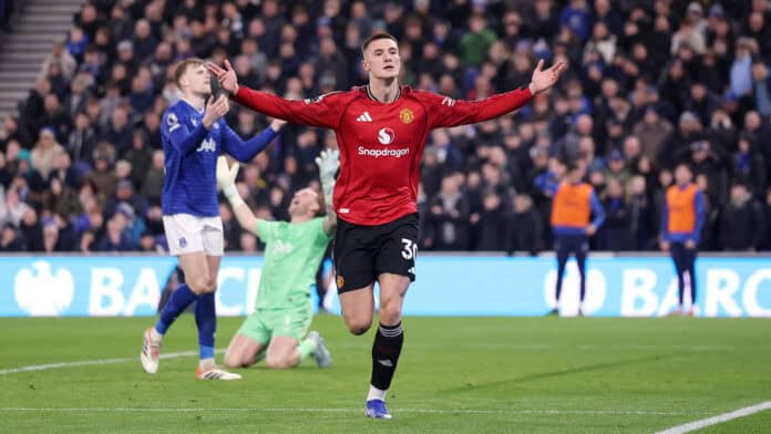 مانشستر يونايتد يفوز 1-0 على إيفرتون بهدف شيشكو المتأخر