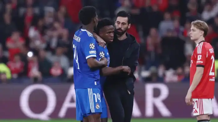 إنفانتينو يستنكر العنصرية ضد فينيسيوس ويشيد بالحكم