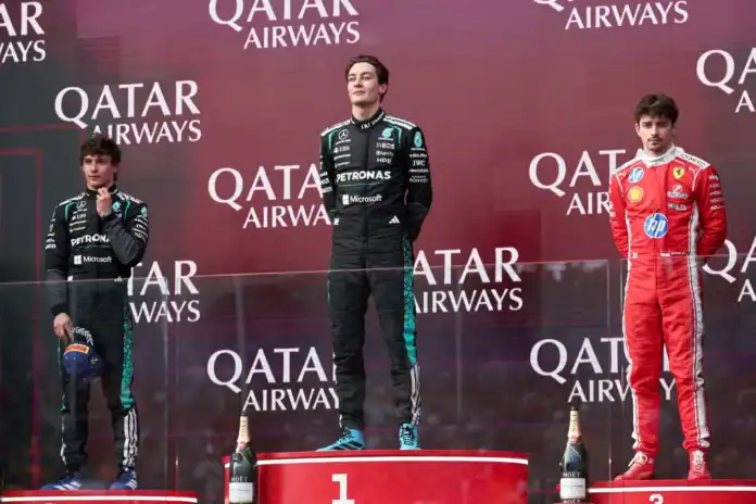 راسل يفوز بجائزة أستراليا ومرسيدس يُهيمن في انطلاقة 2026