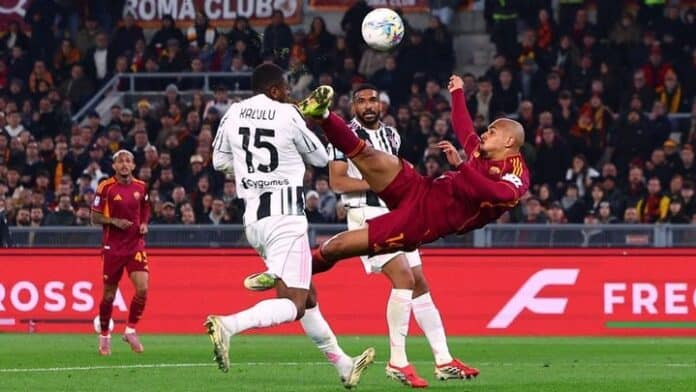 روما ويوفنتوس يتعادلان 3-3 في قمة مثيرة بالجولة 27