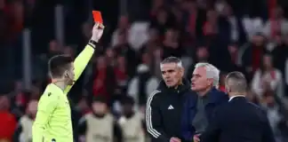 إيقاف مورينيو وتغريمه بعد مباراة بورتو وبنفيكا يستعد للاستئناف إيقاف مورينيو وتغريمه بعد مباراة بورتو