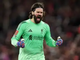 إنتر ميلان يدخل السباق على أليسون بيكر.. صراع إيطالي على حارس ليفربول الأول إنتر ينافس يوفنتوس على أليسون بيكر من ليفربول