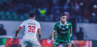 الرجاء يُعزز صدارته بانتصار ثمين على حسنية أكادير بهدف صابر بوگرين الرجاء يفوز على حسنية أكادير بهدف بوگرين ويُعزز الصدارة