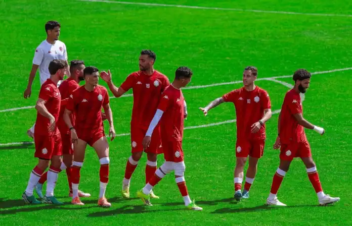 الوداد يواجه الفتح في مباراة مؤجلة حاسمة