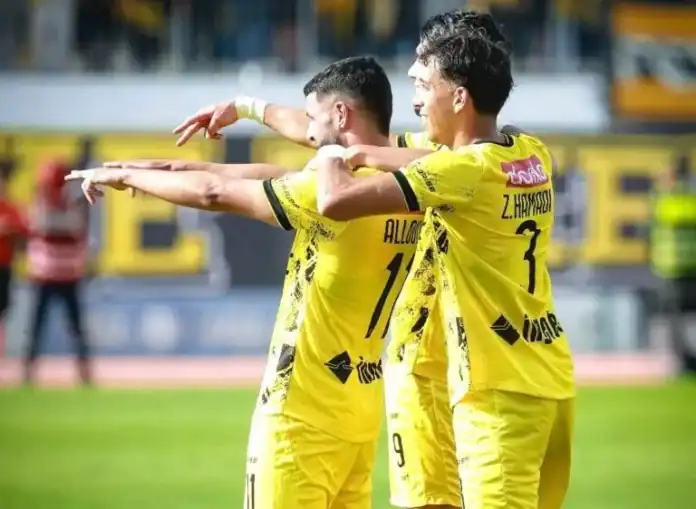 رباعية قاسية تهز أكادير.. المغرب الفاسي يبتعد في الصدارة