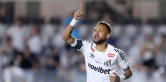 نيمار يعود إلى التسجيل مع سانتوس وينهي صيامه في كأس أمريكا الجنوبية نيمار يسجل أول أهدافه مع سانتوس في كأس أمريكا الجنوبية